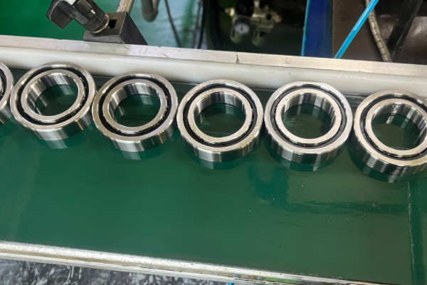 側(cè)銑頭軸承怎么安裝？